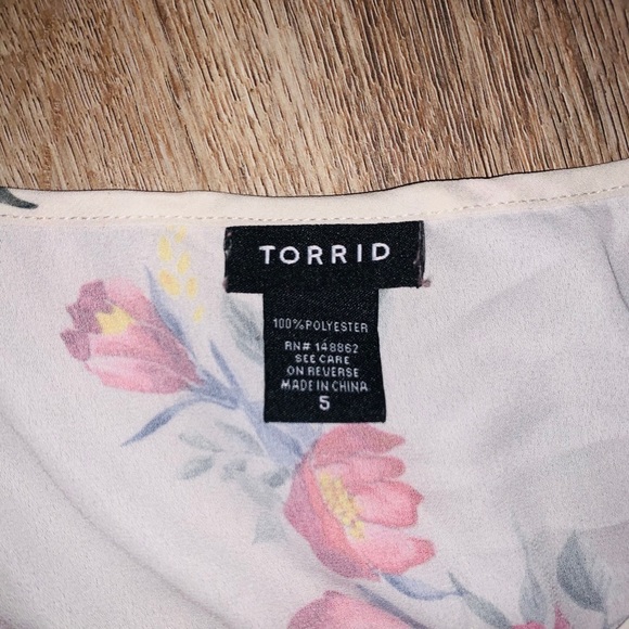 Creme N Roses Top - Picture 2 of 3